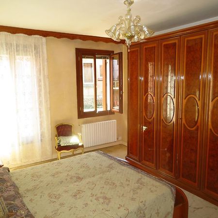 Asteria Venetian Suite Quarto foto